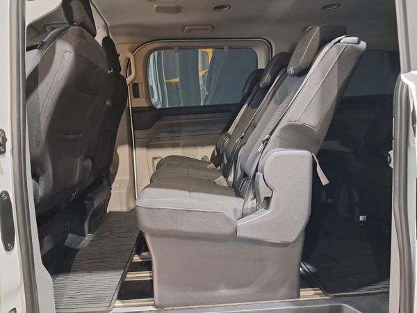 2025-Ford-Tourneo-Custom-Active image:19