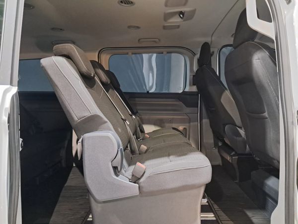 2025-Ford-Tourneo-Custom-Active image:21