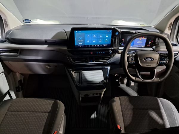 2025-Ford-Tourneo-Custom-Active image:8