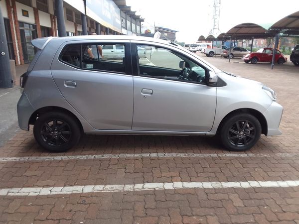 2022-Toyota-Agya-10-Petrol-Manual image:5