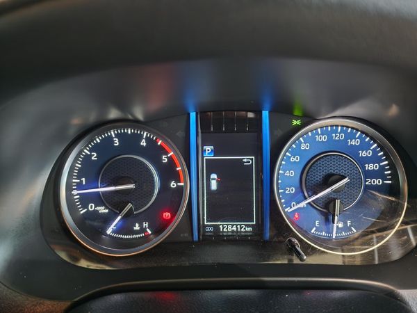 2021-Toyota-Fortuner-28-GD-6-4x4-Auto image:12