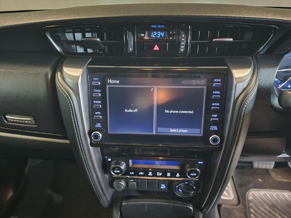 2021-Toyota-Fortuner-28-GD-6-4x4-Auto image:14