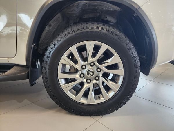 2021-Toyota-Fortuner-28-GD-6-4x4-Auto image:8