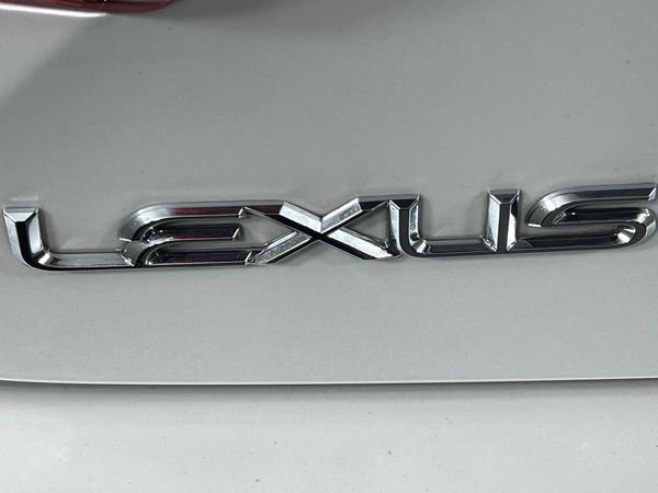 2018-Lexus-ES-250 image:11