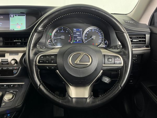 2018-Lexus-ES-250 image:13