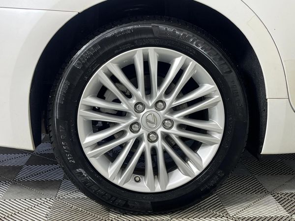 2018-Lexus-ES-250 image:6