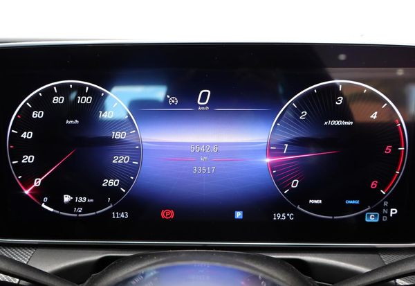2024-Mercedes-Benz-C-Class-C220d-Avantgarde image:11