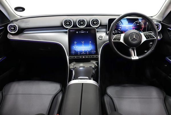 2024-Mercedes-Benz-C-Class-C220d-Avantgarde image:15
