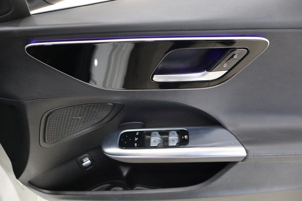 2024-Mercedes-Benz-C-Class-C220d-Avantgarde image:18