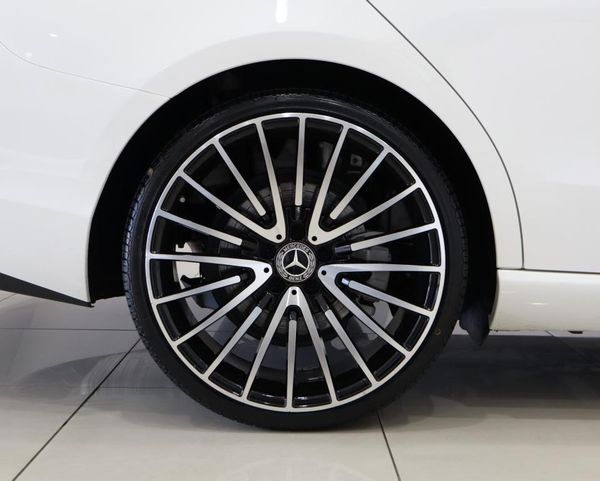 2024-Mercedes-Benz-C-Class-C220d-Avantgarde image:6