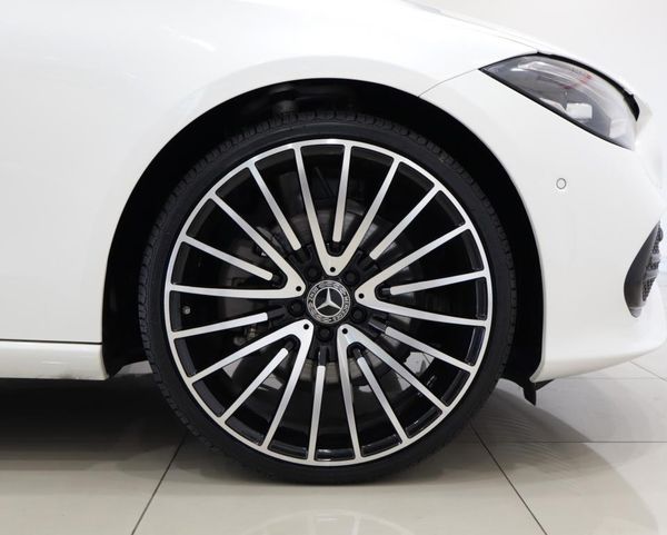 2024-Mercedes-Benz-C-Class-C220d-Avantgarde image:7