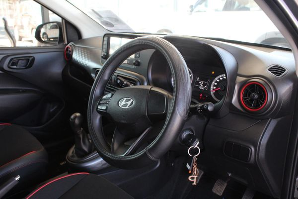 2025-Hyundai-Grand-i10-10-Motion image:9