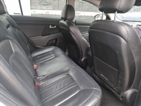 2015-Kia-Sportage-20-CRDi-SR-TEC-Auto image:9