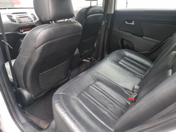 2015-Kia-Sportage-20-CRDi-SR-TEC-Auto image:11