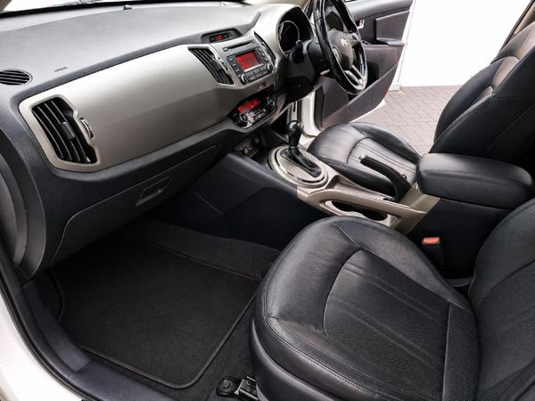 2015-Kia-Sportage-20-CRDi-SR-TEC-Auto image:6