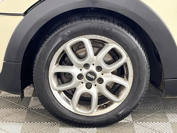 2019-MINI-Hatch-One-15T-5-dr-Auto image:4