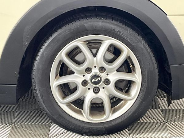 2019-MINI-Hatch-One-15T-5-dr-Auto image:5