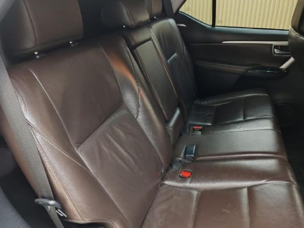 2020-Toyota-Fortuner-24-GD-6-Raised-Body-Auto image:11