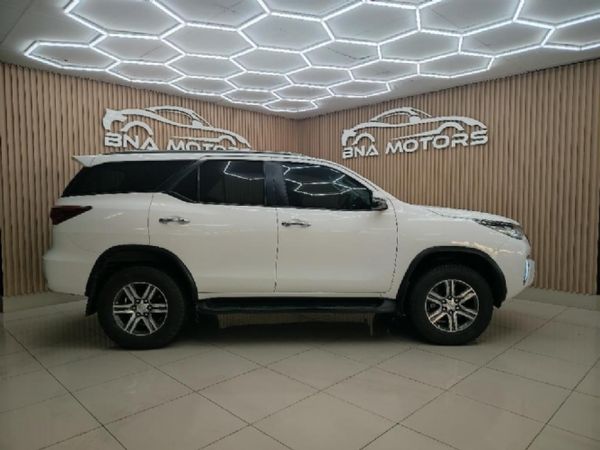2020-Toyota-Fortuner-24-GD-6-Raised-Body-Auto image:3