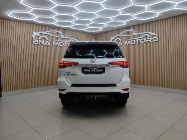 2020-Toyota-Fortuner-24-GD-6-Raised-Body-Auto image:5