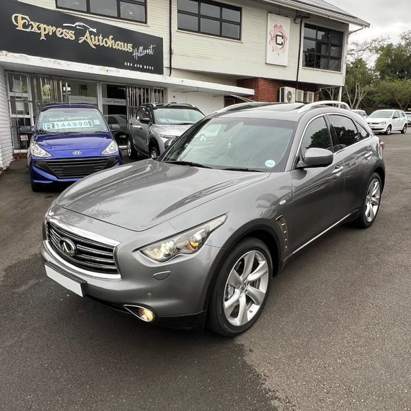 2013-Infiniti-QX70-30d-S image:1
