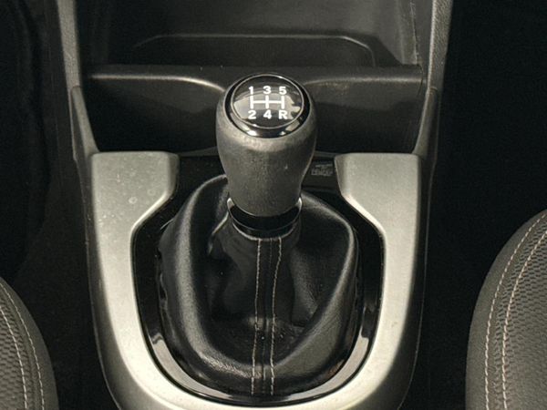 2024-Honda-WR-V-12-Elegance image:9