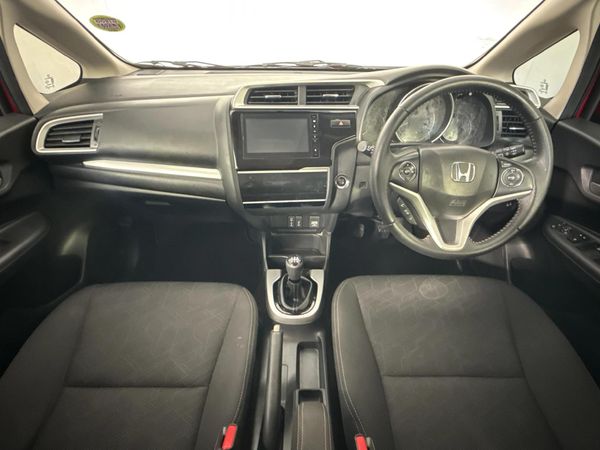 2024-Honda-WR-V-12-Elegance image:1