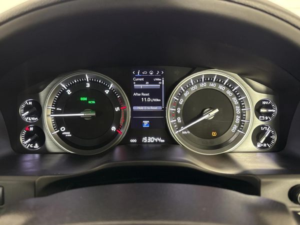 2016-Toyota-Land-Cruiser-200-45-D-V8-VX-Auto image:2