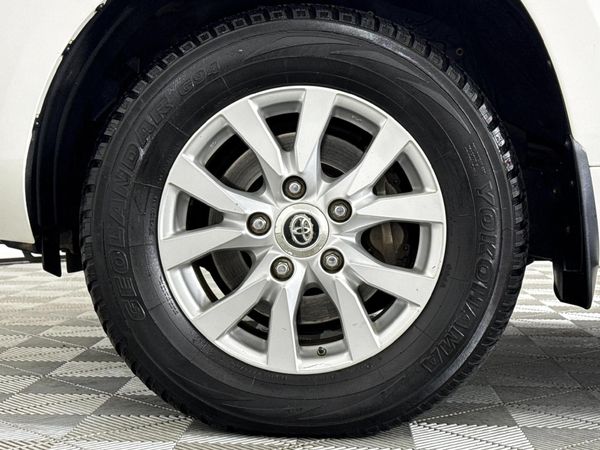 2016-Toyota-Land-Cruiser-200-45-D-V8-VX-Auto image:4