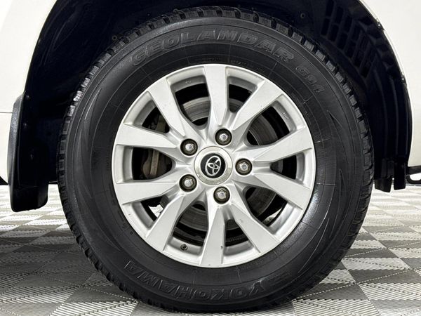 2016-Toyota-Land-Cruiser-200-45-D-V8-VX-Auto image:5