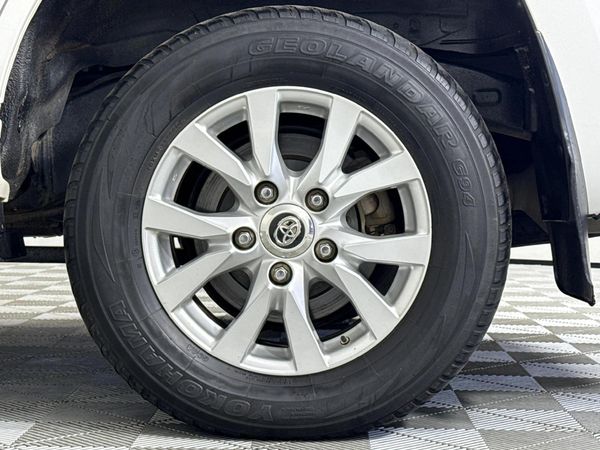2016-Toyota-Land-Cruiser-200-45-D-V8-VX-Auto image:6