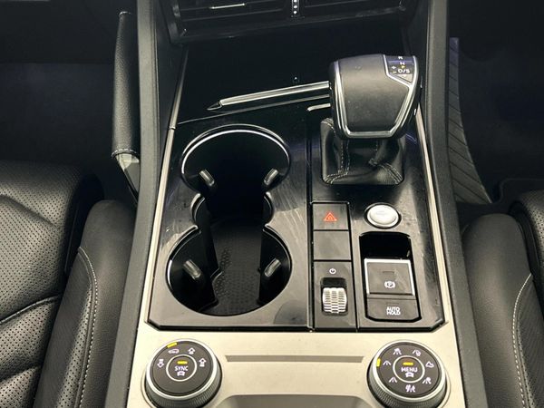 2019-Volkswagen-Touareg-30-TDI-V6-Executive image:10