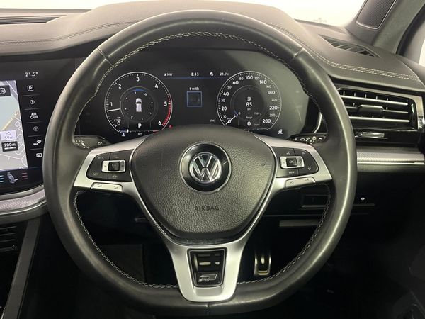 2019-Volkswagen-Touareg-30-TDI-V6-Executive image:13