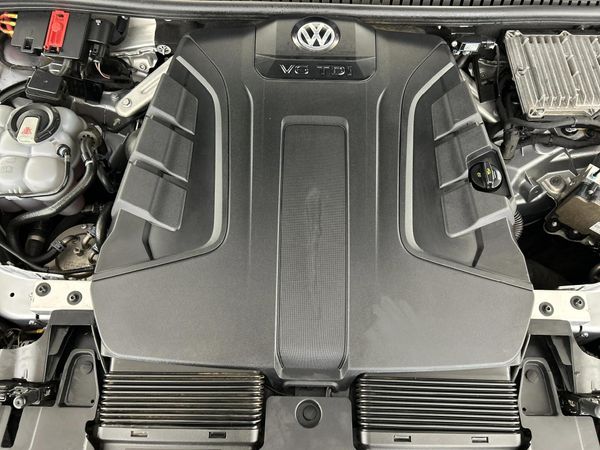 2019-Volkswagen-Touareg-30-TDI-V6-Executive image:15