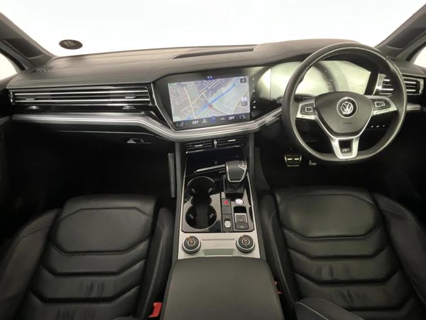 2019-Volkswagen-Touareg-30-TDI-V6-Executive image:1