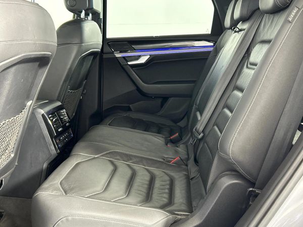 2019-Volkswagen-Touareg-30-TDI-V6-Executive image:3