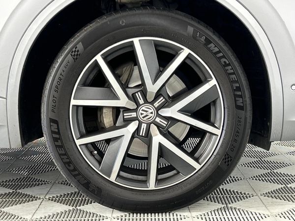 2019-Volkswagen-Touareg-30-TDI-V6-Executive image:5