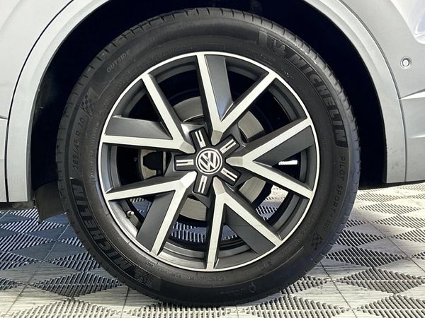2019-Volkswagen-Touareg-30-TDI-V6-Executive image:6
