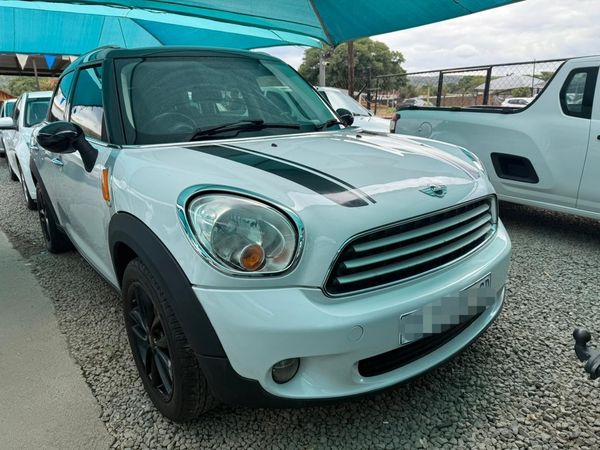 2013-MINI-Countryman-Cooper image:3