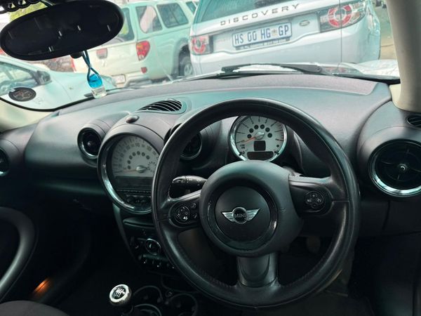 2013-MINI-Countryman-Cooper image:6