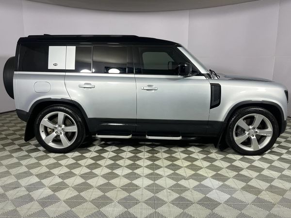 2021-Land-Rover-Defender-110-D240-First-Edition-177kW image:16