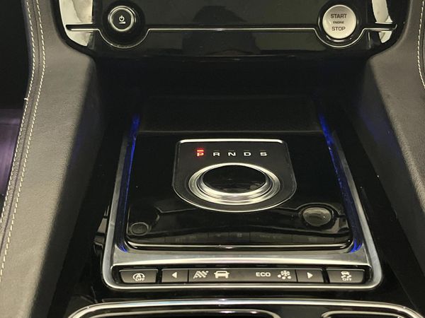 2019-Jaguar-F-Pace-20Di4-AWD-R-Sport-177kW image:10