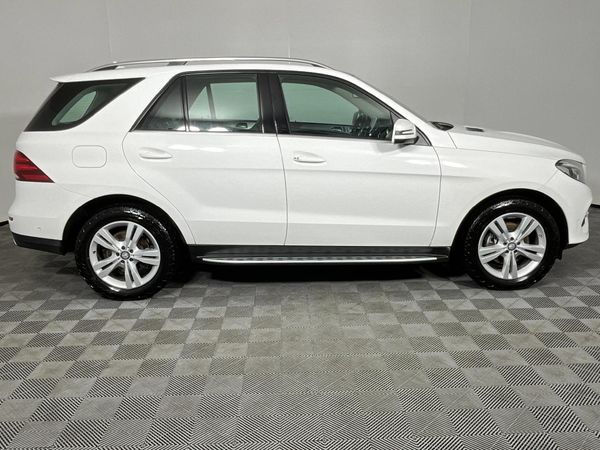 2016-Mercedes-Benz-GLE-350d-4Matic image:17