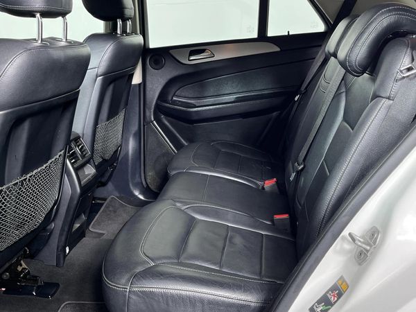 2016-Mercedes-Benz-GLE-350d-4Matic image:3