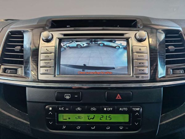 2015-Toyota-Fortuner-30-D-4D-Raised-Body image:9