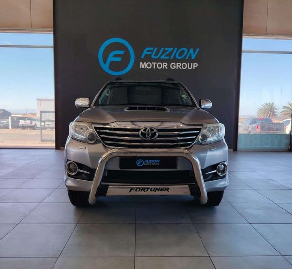 2015-Toyota-Fortuner-30-D-4D-Raised-Body image:1
