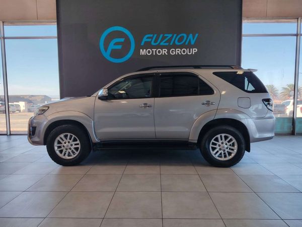 2015-Toyota-Fortuner-30-D-4D-Raised-Body image:4