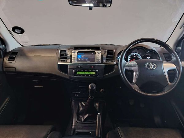2015-Toyota-Fortuner-30-D-4D-Raised-Body image:5