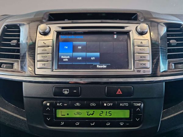 2015-Toyota-Fortuner-30-D-4D-Raised-Body image:8