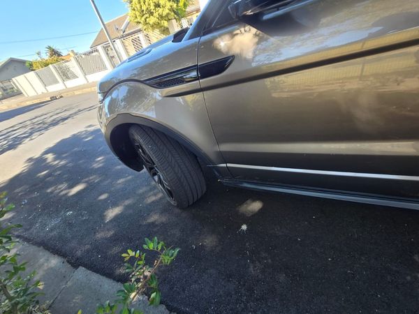 2016-Land-Rover-Range-Rover-Evoque-20-TD4-SE image:6